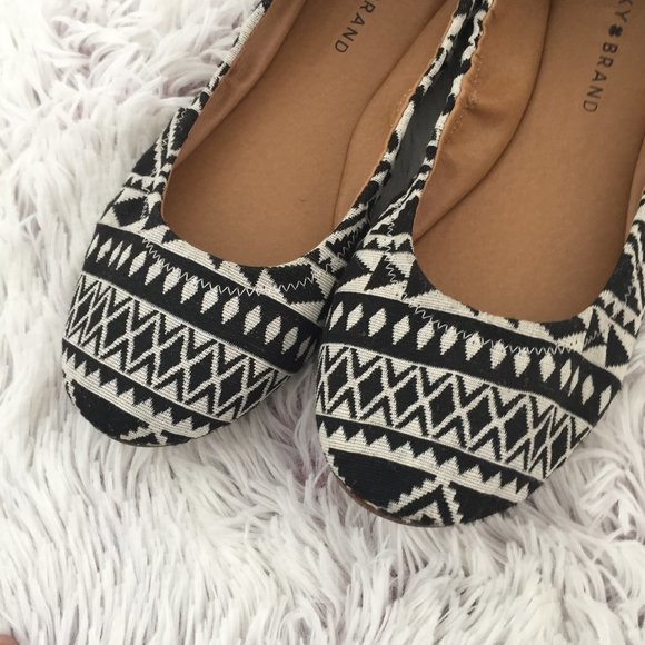 Lucky Brand Shoes - Lucky Brand Aztec Echo Ballet Flats Size 10